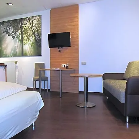 Ξενοδοχείο Zum Treppche Garni 3*